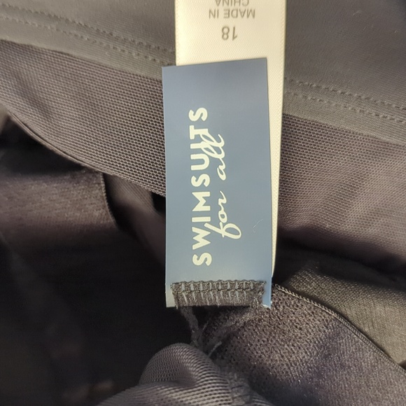 Women's size 18 bathing suit, EUC - Picture 6 of 9